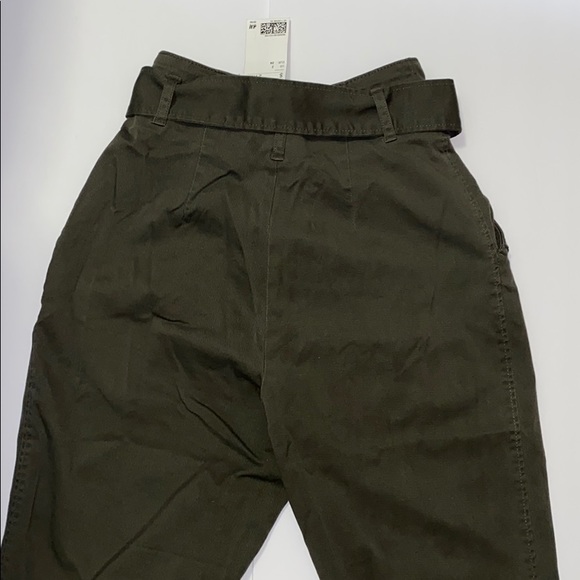 🎉 H&M Green Belted Pants - Picture 5 of 6